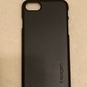Spigen iPhone SE 2020 Case